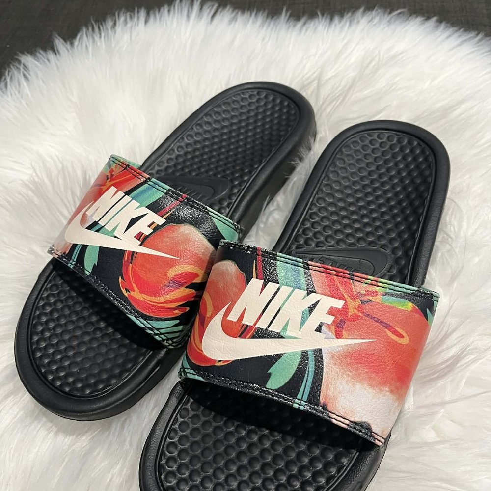 Nike Black and Multicolor Slide Sandals Excellent Condition - Picture 4 of 5